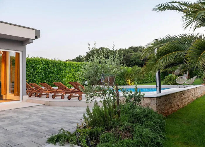 Stunning In 別荘 プーラ