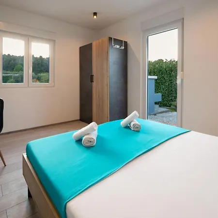 別荘 Gorgeous Home In Pula プーラ